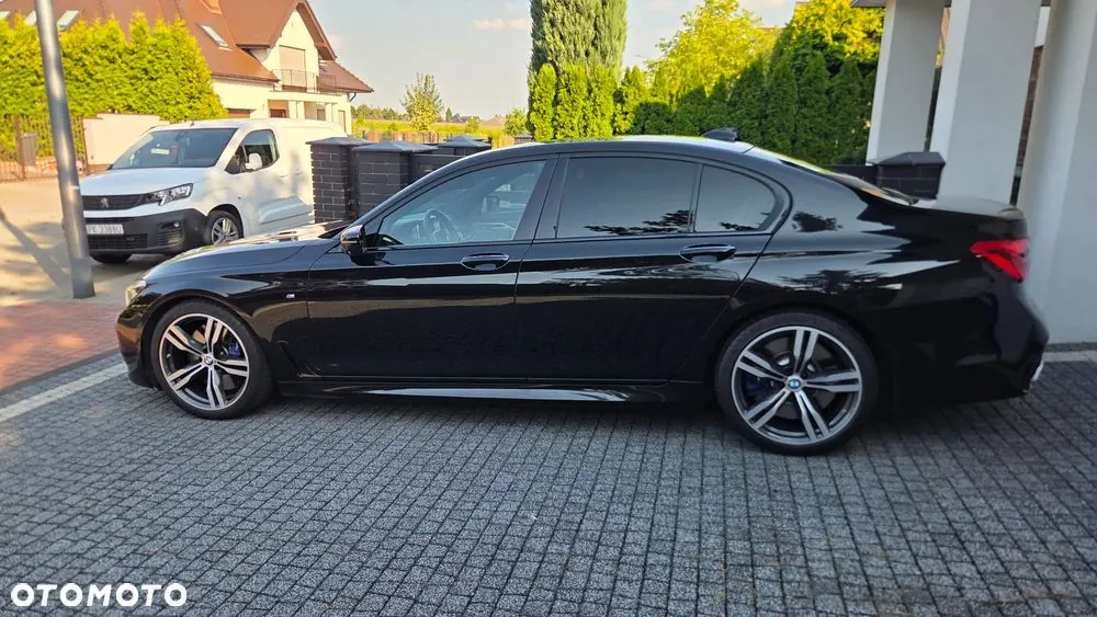 BMW 7 Series 2017 photo 3