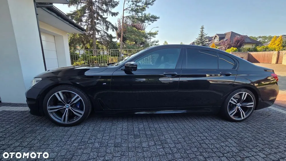 BMW 7 Series 2017 photo 2