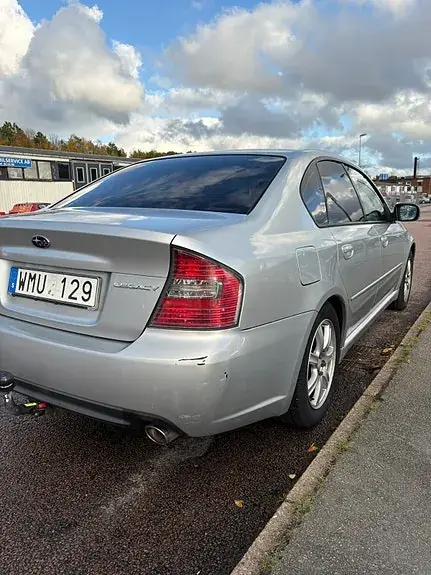 Subaru Legacy 2005 photo 2