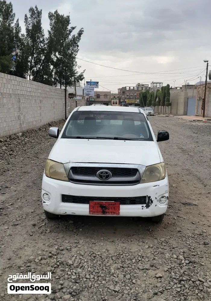 Toyota Hilux 2010 photo 2