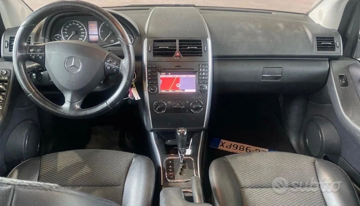 Mercedes-Benz A180 2011 photo 5