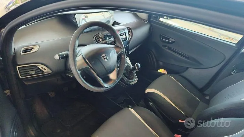 Lancia Ypsilon 2015 photo 4