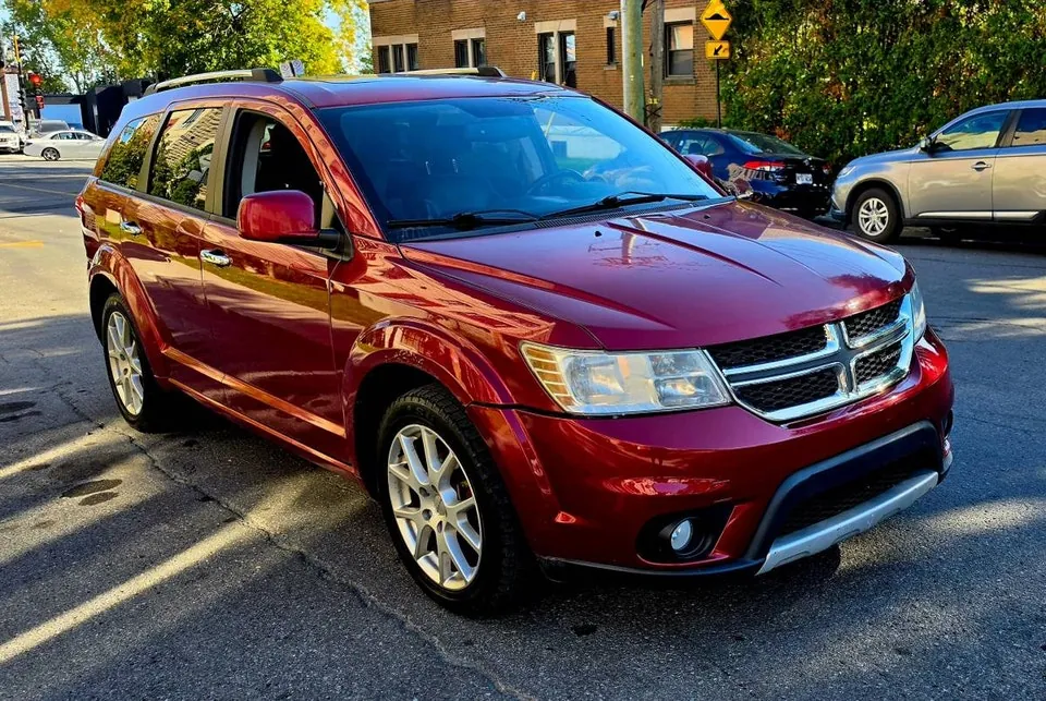 Dodge Journey 2011 photo 2