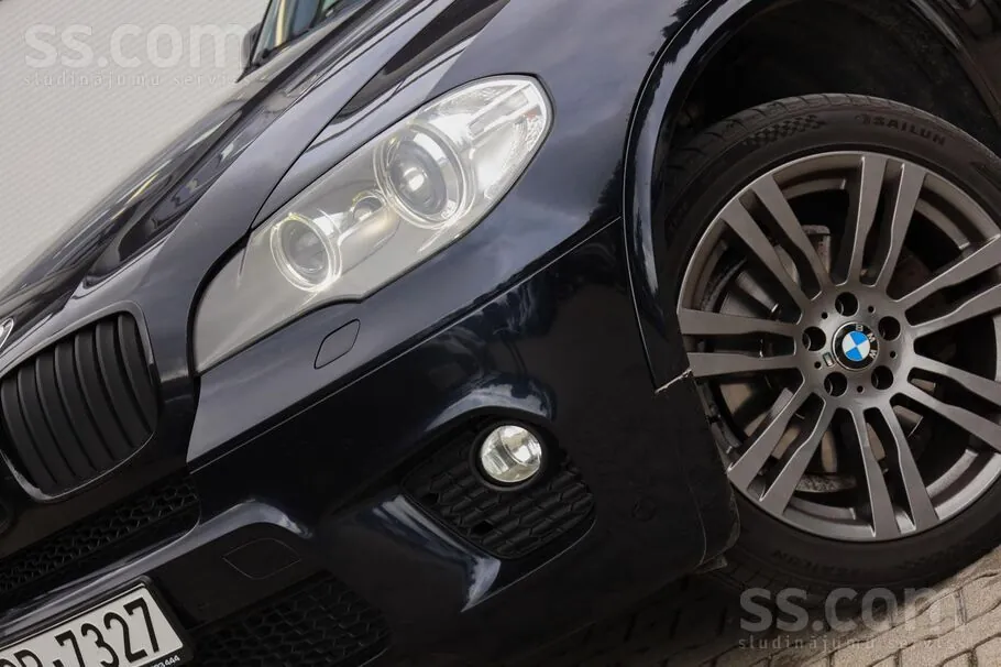 BMW X5 2011 photo 2