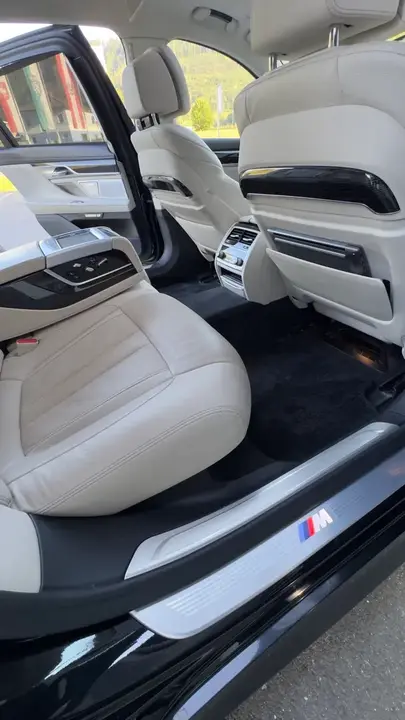 BMW 7 Series 2017 photo 3