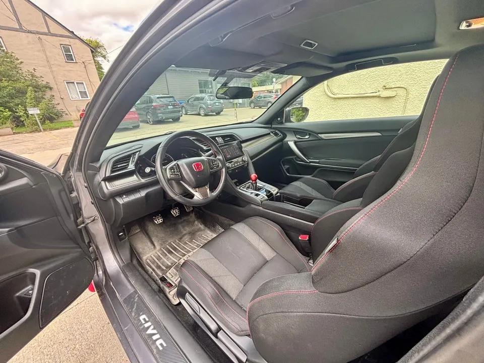 Honda Civic 2018 photo 2