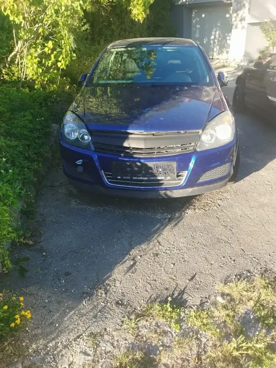 Opel Astra 2011 photo 2