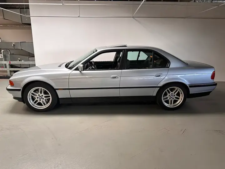 BMW 7 Series 1997 photo 2