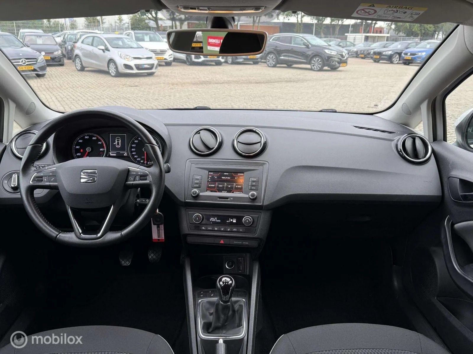 Seat Ibiza 2016 photo 2