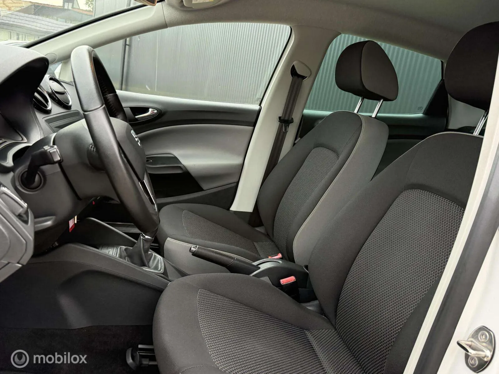 Seat Ibiza 2016 photo 4