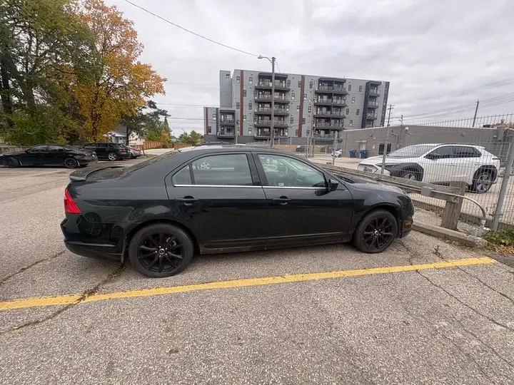 Ford Fusion 2010 photo 2