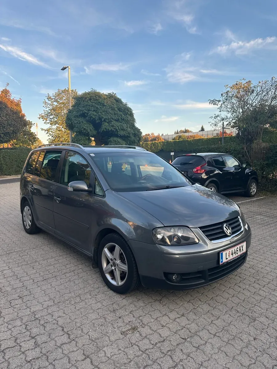 Volkswagen Touran 2004 photo 3
