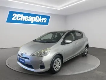 Toyota Aqua 2012 photo 2