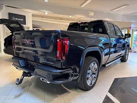 GMC Denali 2026 photo 4