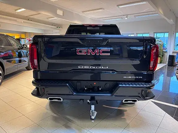 GMC Denali 2026 photo 3