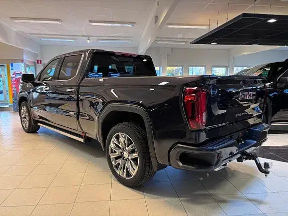GMC Denali 2026 photo 2