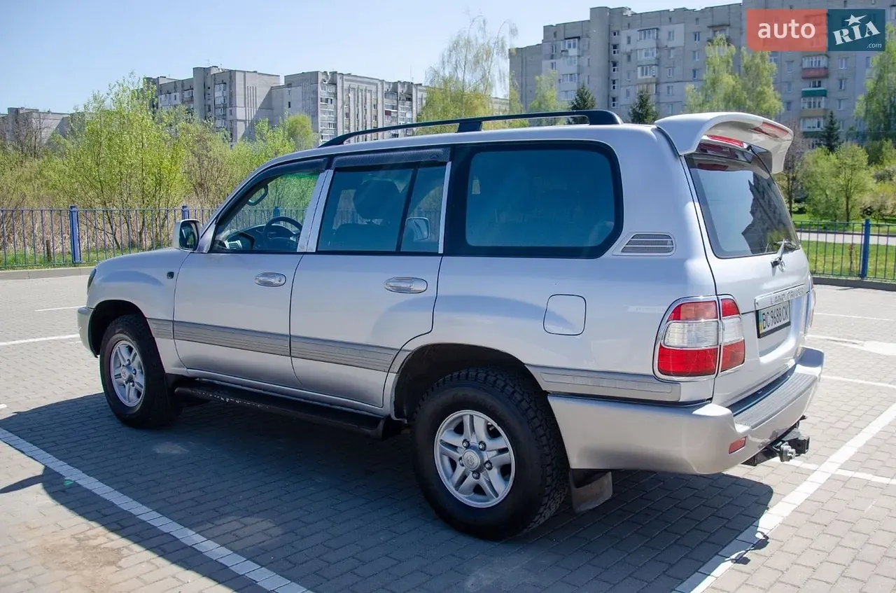 Toyota Land Cruiser 2005 photo 2