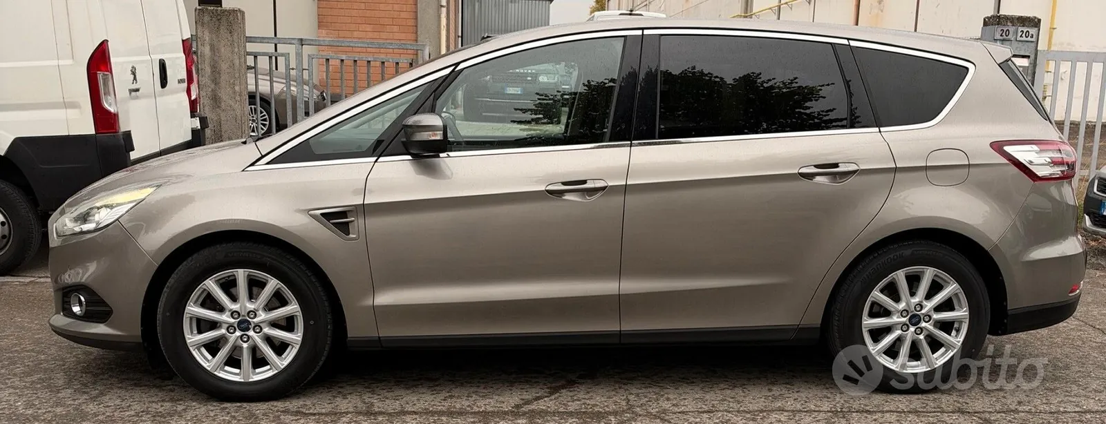 Ford S-Max 2015 photo 4