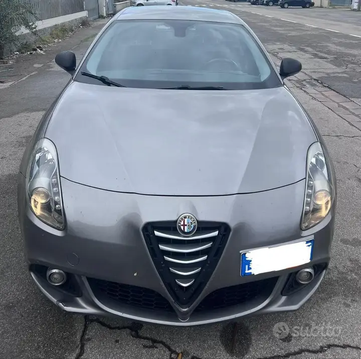 Alfa Romeo Giulietta 2014 photo 2