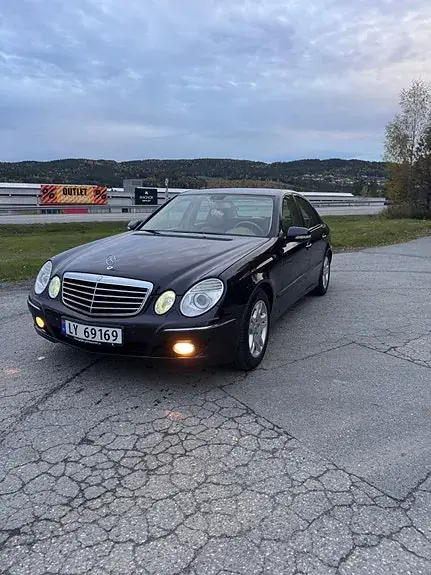 Mercedes-Benz E 220 D 2006 photo 2