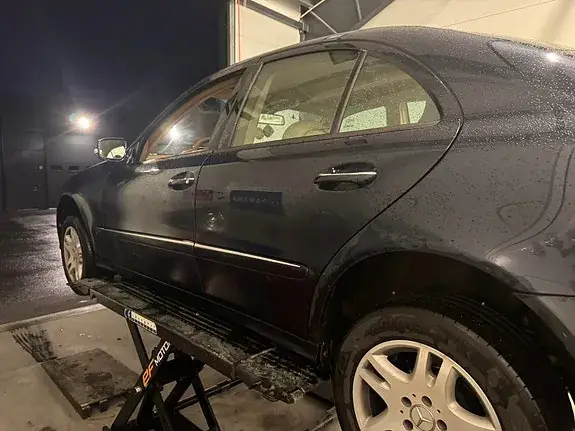 Mercedes-Benz E 220 D 2006 photo 4