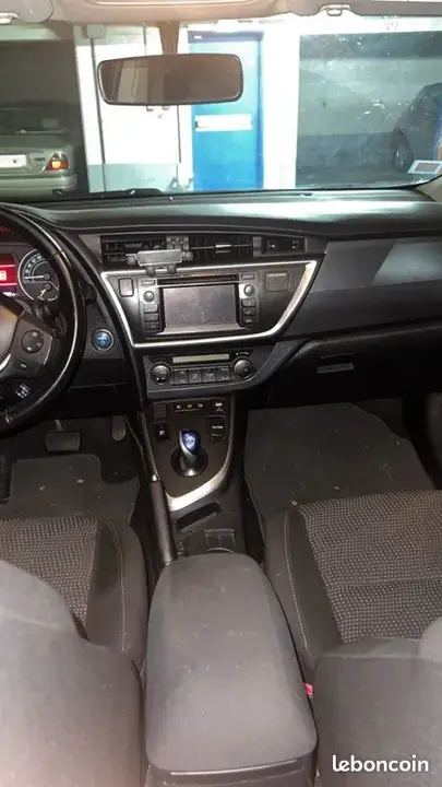 Toyota Auris 2013 photo 3