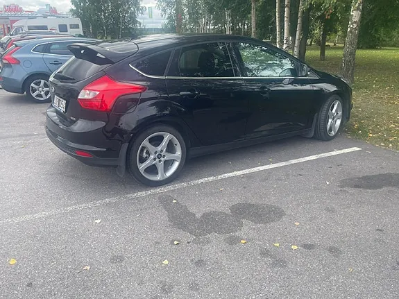 Ford Focus 2012 photo 3