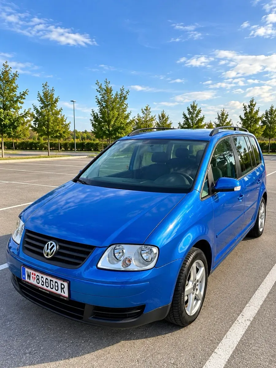 Volkswagen Touran 2006 photo 2