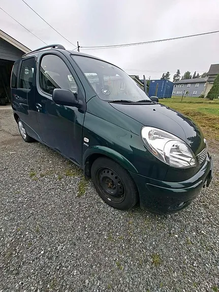 Toyota Yaris 2005 photo 3