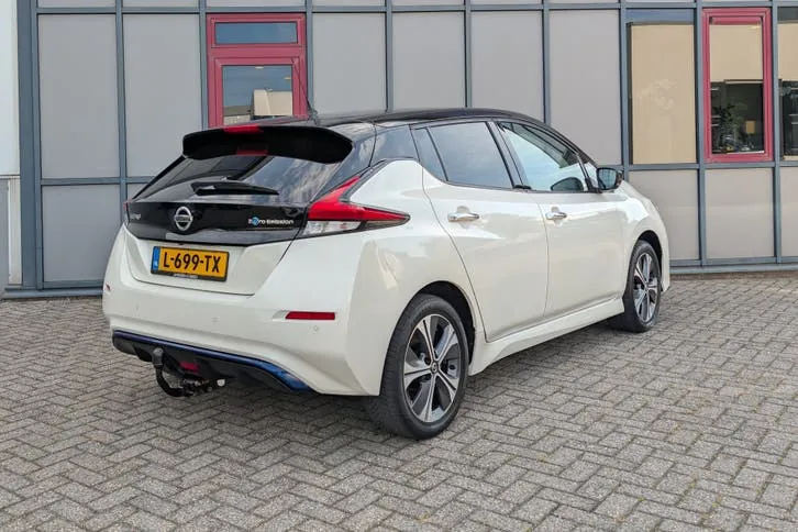 Nissan Leaf 2021 photo 2