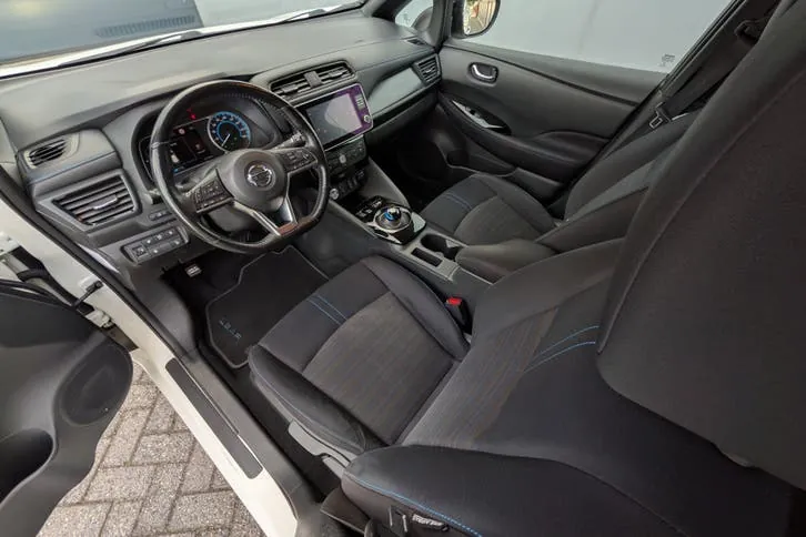 Nissan Leaf 2021 photo 3