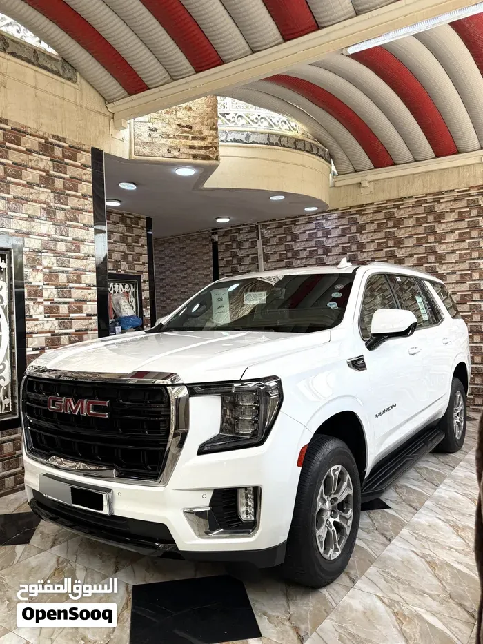 GMC Yukon 2023 photo 2