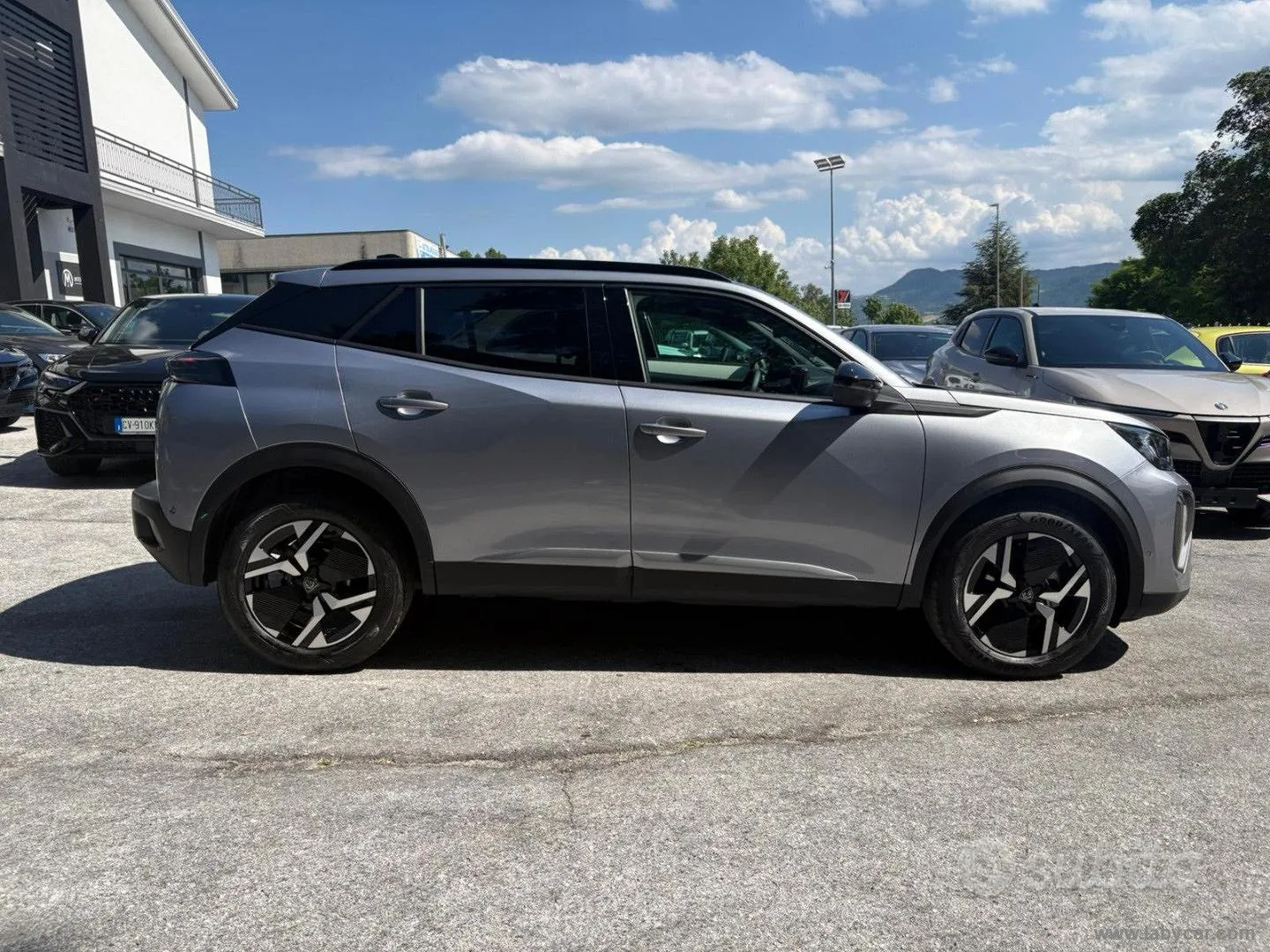 Peugeot 2008 2025 photo 4