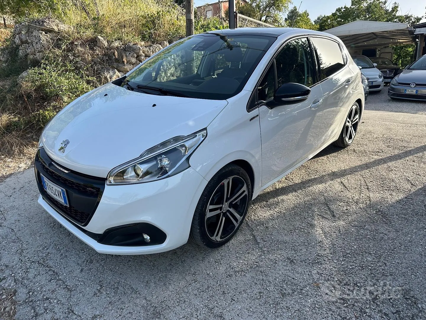Peugeot 208 2017 photo 2