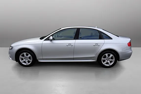 Audi A4 2011 photo 2