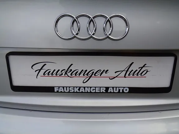 Audi A4 2011 photo 5