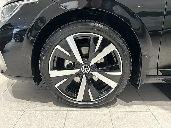 Volkswagen Golf I 2026 photo 4