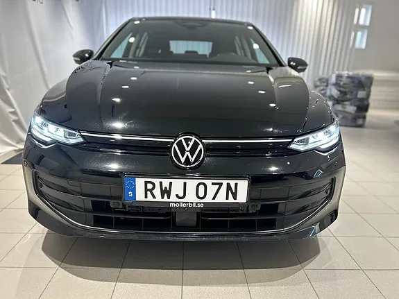 Volkswagen Golf I 2026 photo 2