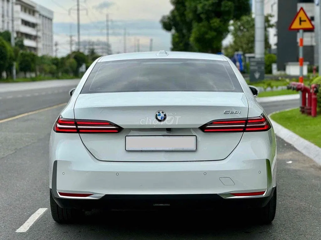 BMW 5 Series 2026 photo 5