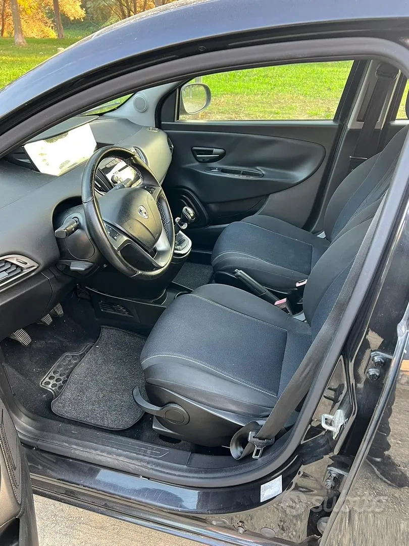 Lancia Ypsilon 2013 photo 3