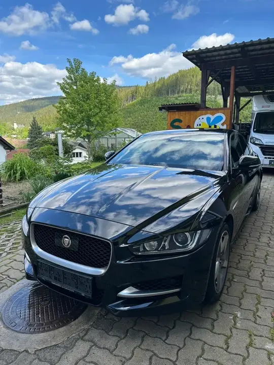 Jaguar Xe