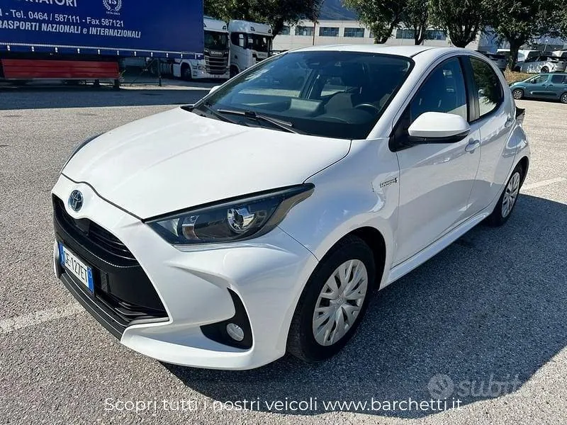 Toyota Yaris 2021 photo 2