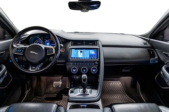 Jaguar E-Pace 2018 photo 4