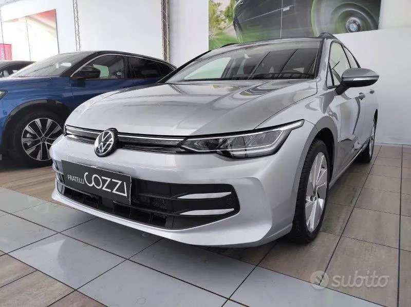 Volkswagen Golf 2025 photo 2