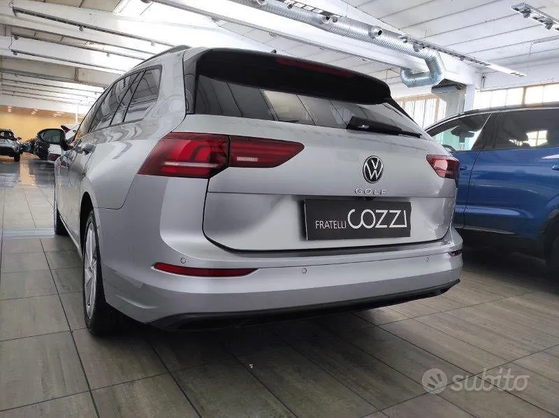 Volkswagen Golf 2025 photo 5