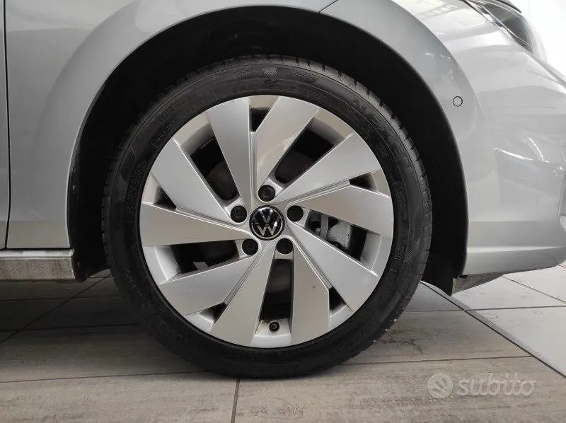 Volkswagen Golf 2025 photo 4