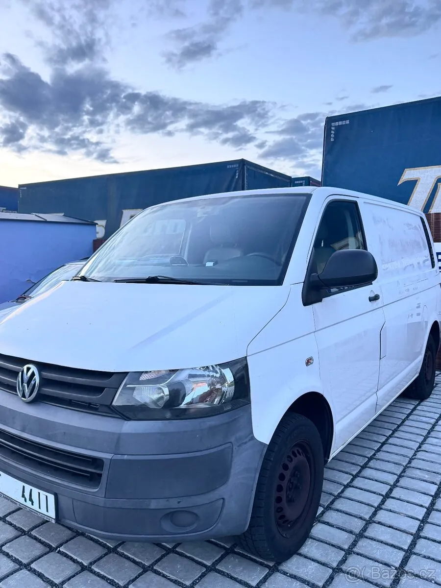 Volkswagen Transporter 2010 photo 2