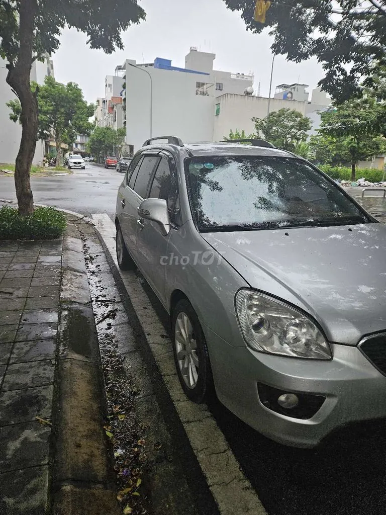 Kia Carens 2010 photo 4