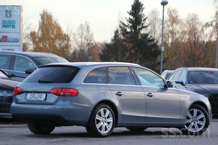 Audi A4 Avant 2010 photo 2