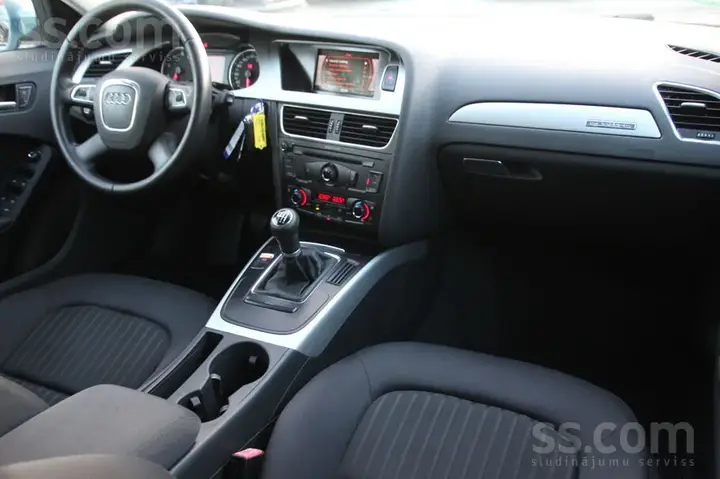 Audi A4 Avant 2010 photo 5